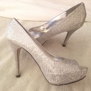 Worthington Lara Silver Glitter Platform Heels Size 9.5